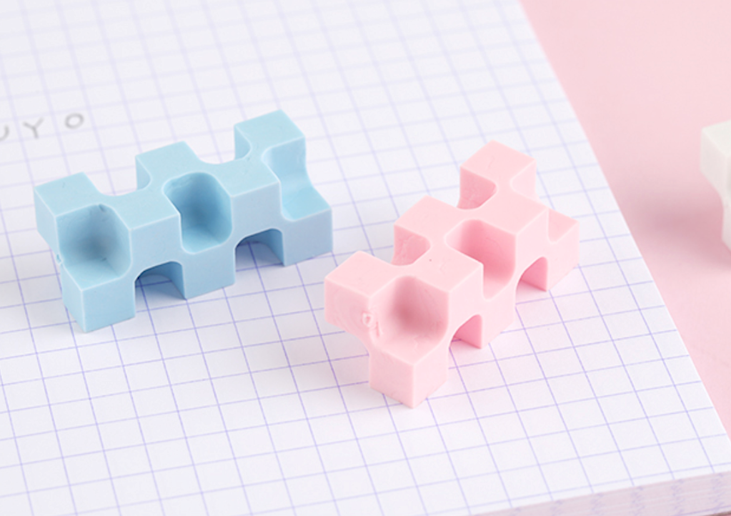 Kokuyo – Kadokeshi Mini – Set of 2 erasers (1.4 x 3.5 cm)